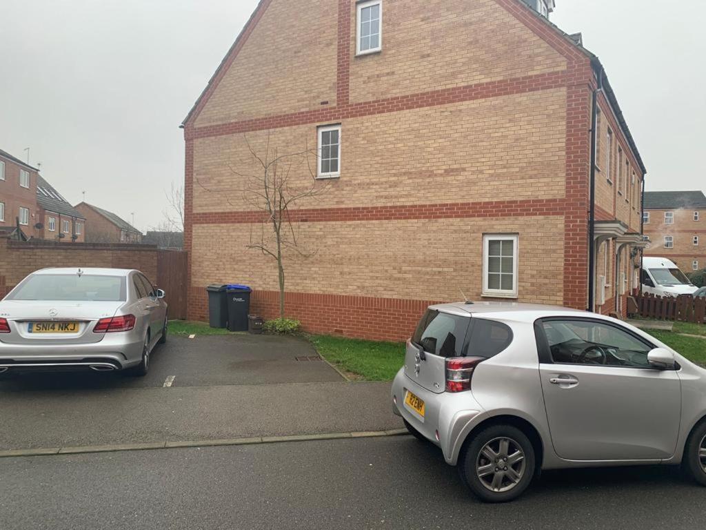 Turners Gardens Villa Northampton Eksteriør bilde