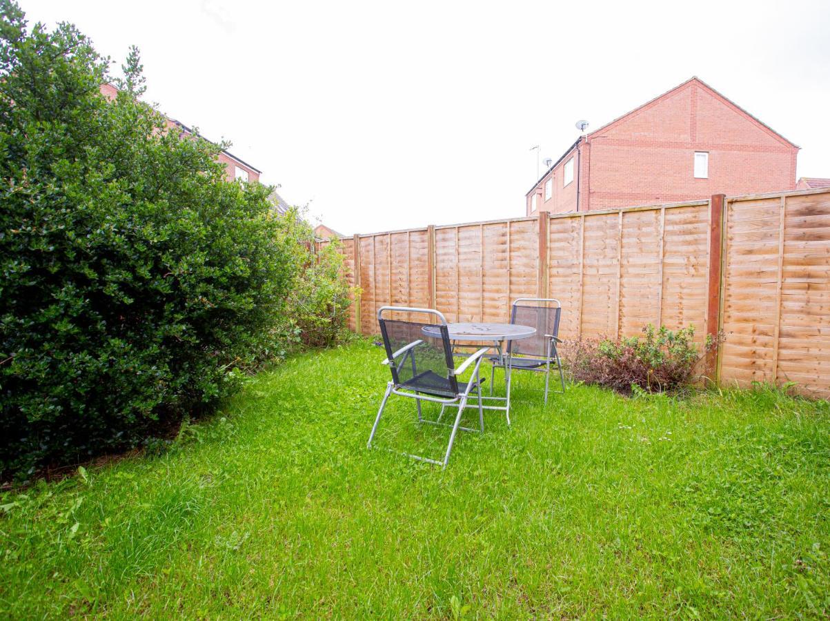 Turners Gardens Villa Northampton Eksteriør bilde