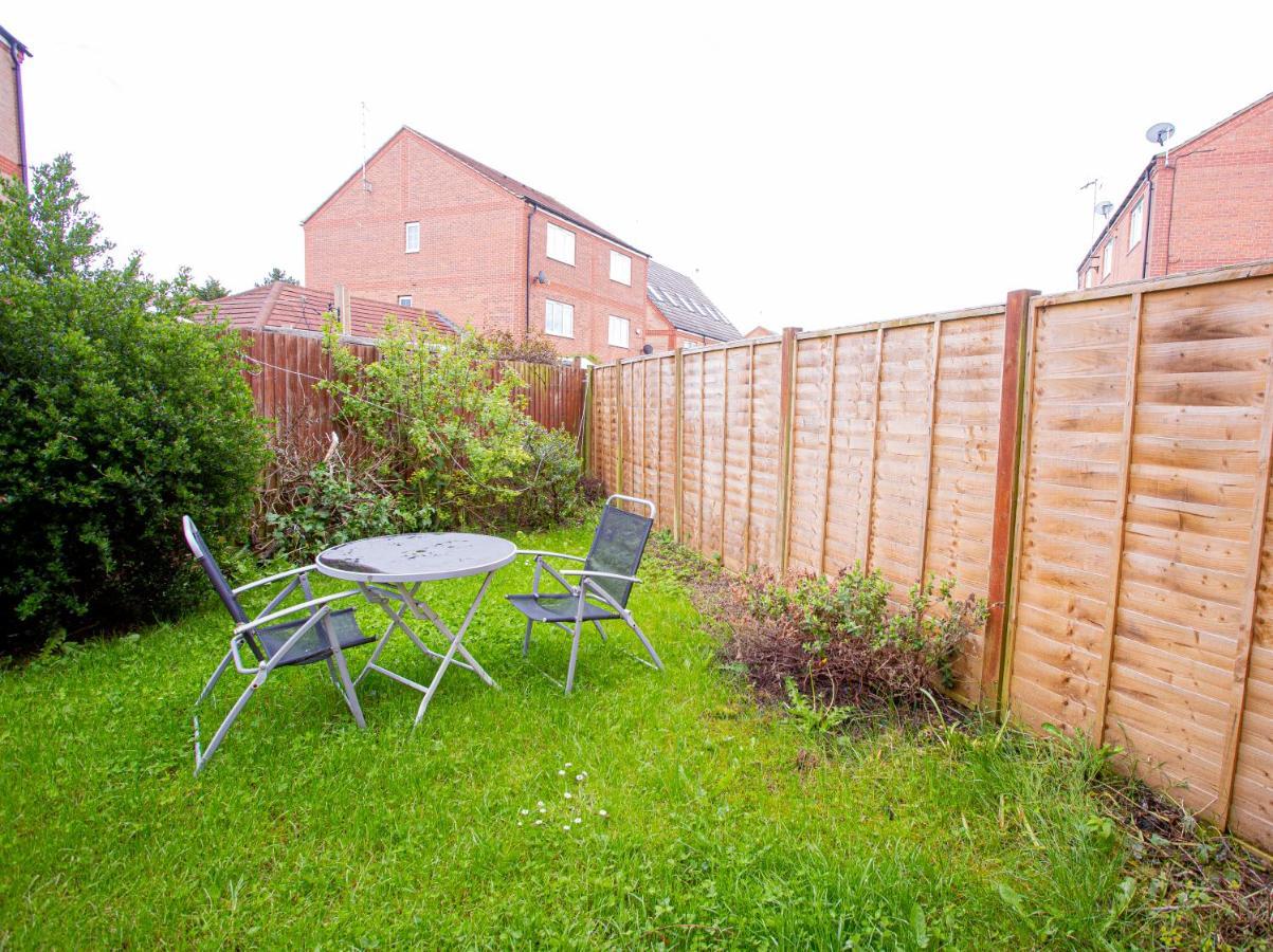 Turners Gardens Villa Northampton Eksteriør bilde
