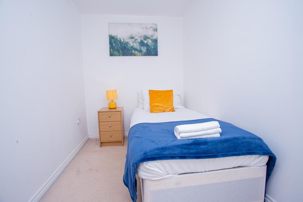 Turners Gardens Villa Northampton Eksteriør bilde